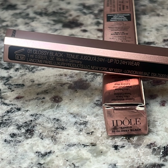 Lancome Idole Ultra Precise Glossy Black Eye Liner - Picture 5 of 6